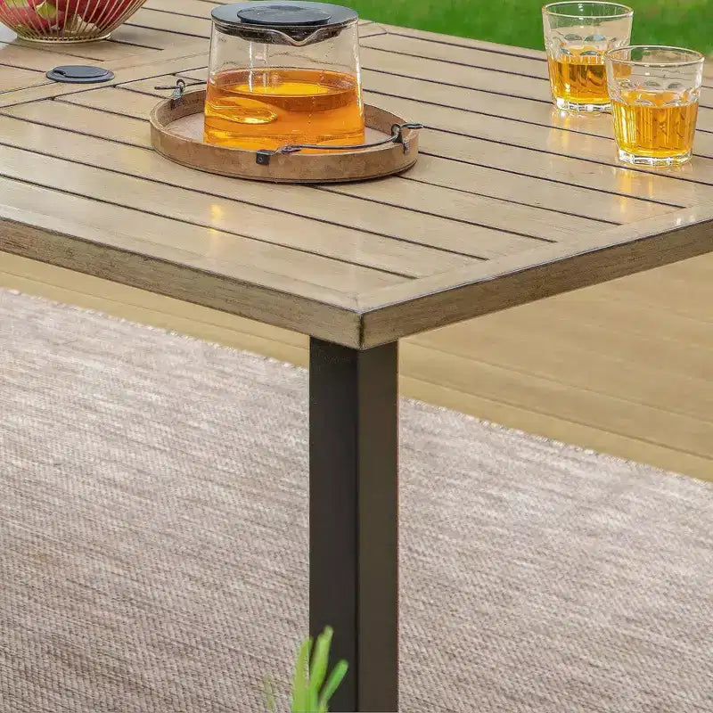 Set da pranzo da esterni 7 pezzi con tavolo rettangolare effetto legno con foro per ombrellone e sedie - Captiva Designs: resistente alle intemperie, telaio in acciaio