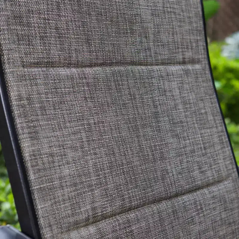 Set da pranzo da patio 3 pezzi con tavolino rotondo e sedie a braccioli imbottite girevoli a 360° - Captiva Designs: Resistente alle intemperie, struttura in acciaio