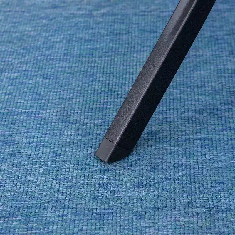 Set da pranzo da 7 pezzi per esterni con tavolo rettangolare con foro per ombrellone da 4 cm e sedie a braccioli imbottite girevoli a 360° in acciaio - Captiva Designs