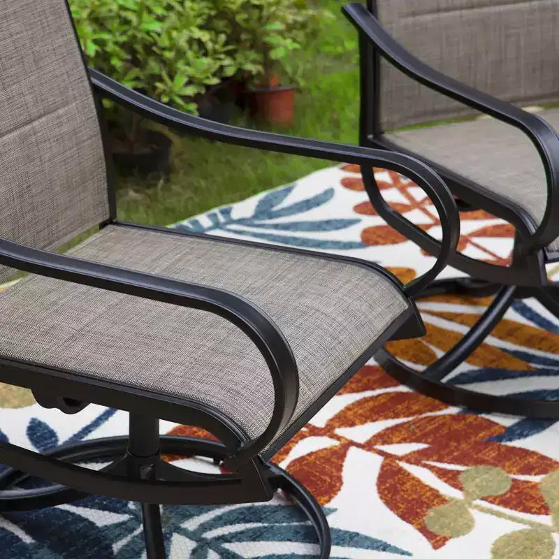 Set da pranzo da 7 pezzi per esterni con tavolo rettangolare con foro per ombrellone da 4 cm e sedie a braccioli imbottite girevoli a 360° in acciaio - Captiva Designs