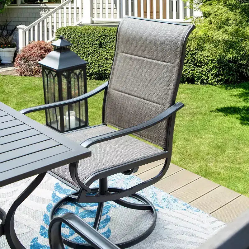 Set da Patio con Tavolo in Acciaio con Foro per Ombrellone da 1,57" e Sedie Girevoli a 360° in Sling - Captiva Designs