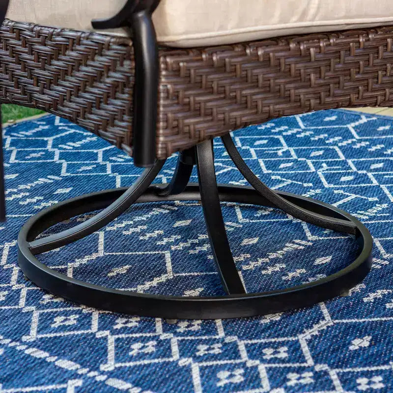 Set da pranzo da esterno 7 pezzi con sedie girevoli e grande tavolo rettangolare in metallo con foro per ombrellone - Captiva Designs: E-Coated, Resistente alle intemperie