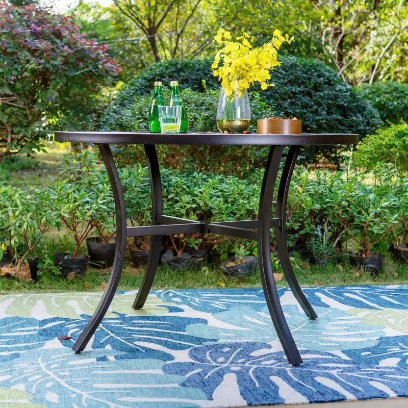 Set da pranzo da esterno 5 pezzi con sedie impilabili a righe e tavolo rotondo in metallo con foro per ombrellone - Nero - Captiva Designs: Telaio in acciaio