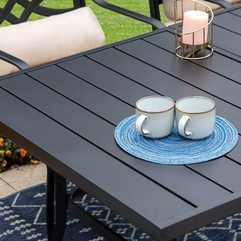 Set da pranzo da esterni da 7 pezzi con sedie con cuscini e grande tavolo in metallo con foro per ombrellone - Captiva Designs