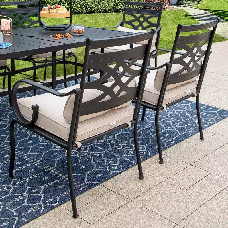 Set da pranzo da esterni da 7 pezzi con sedie con cuscini e grande tavolo in metallo con foro per ombrellone - Captiva Designs