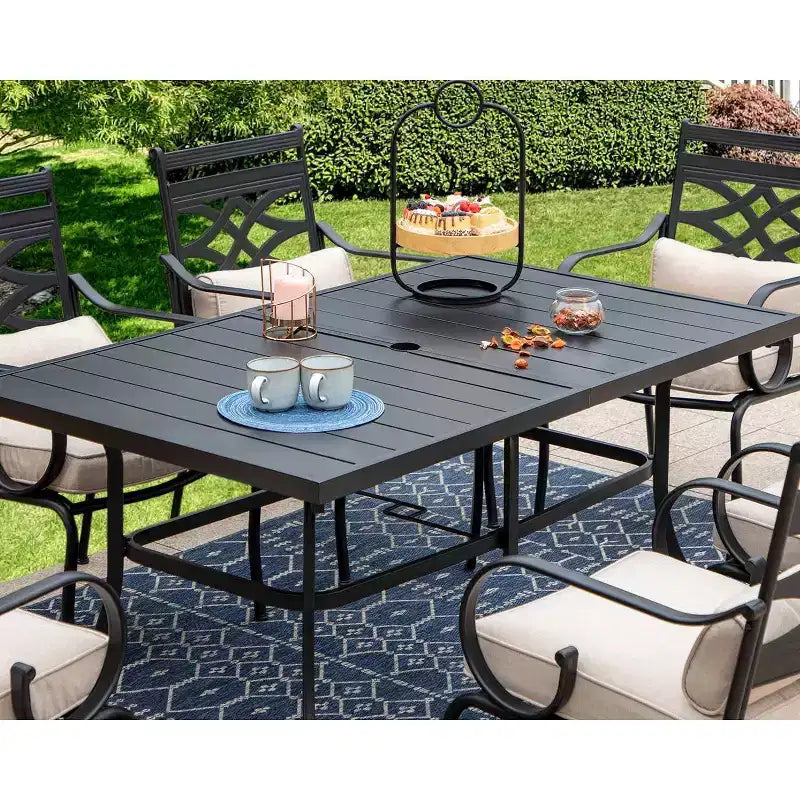 Set da pranzo da esterni da 7 pezzi con sedie con cuscini e grande tavolo in metallo con foro per ombrellone - Captiva Designs