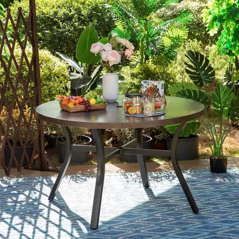 Set da patio da 5 pezzi con tavolo in acciaio con foro per ombrellone da 2" e sedie a fionda con telaio in alluminio - Captiva Designs
