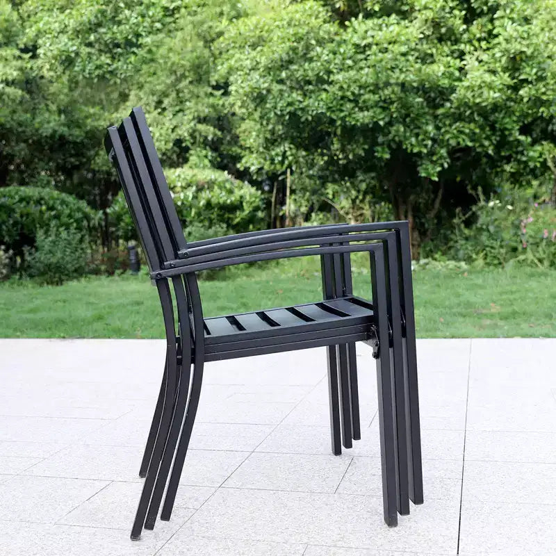 Set da pranzo da esterno 5 pezzi con sedie impilabili e tavolo rotondo in metallo - Nero - Captiva Designs: Set da patio resistente alle intemperie