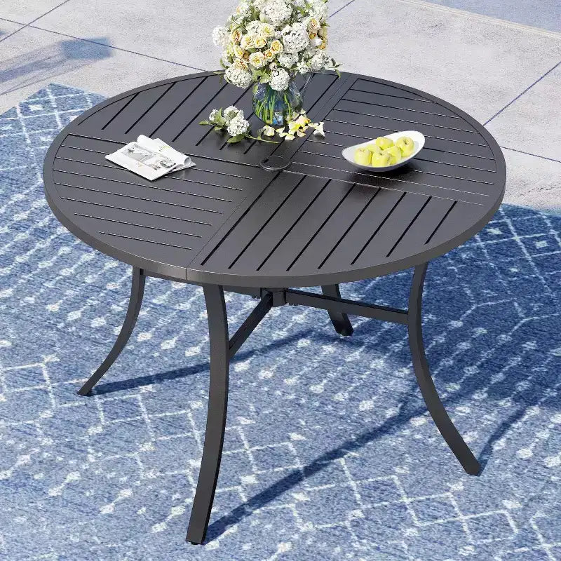 Captiva Designs Set da 7 Pezzi da Pranzo per Patio con Tavolo in Acciaio con Piano a Liste e Sedie in Rattan Beige con Cuscini