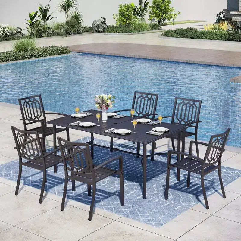 Set da pranzo da patio Captiva Designs da 7 pezzi con tavolo rettangolare con piano a doghe e sedie impilabili in metallo