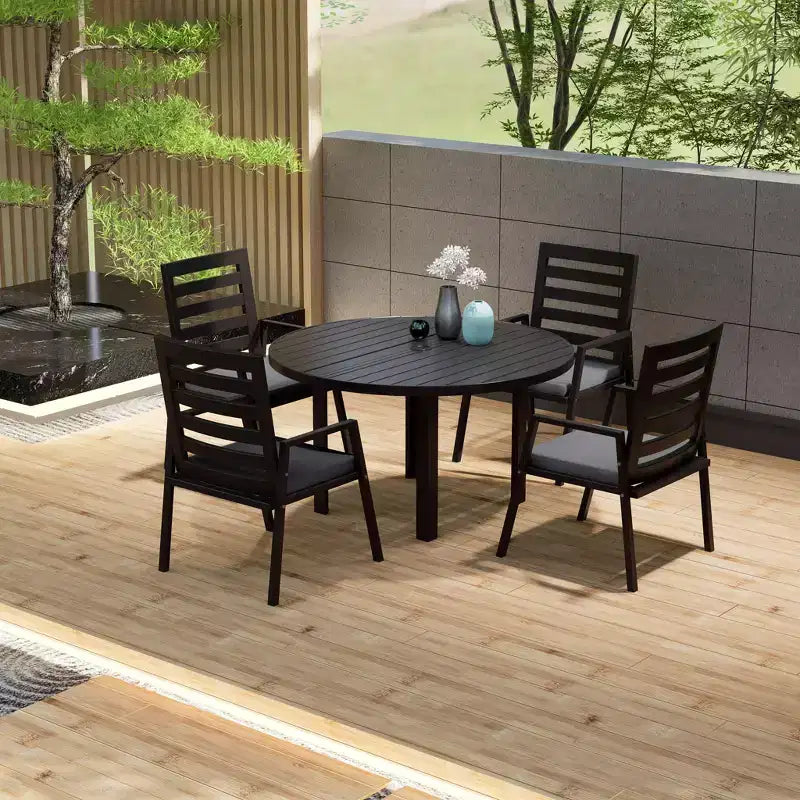 LeisureMod Chelsea Set da Pranzo da Giardino 5 Pezzi, Tavolo da Pranzo Rotondo in Alluminio da 48 pollici e 4 Sedie da Pranzo con Braccioli