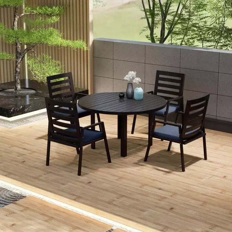 LeisureMod Chelsea Set da Pranzo da Giardino 5 Pezzi, Tavolo da Pranzo Rotondo in Alluminio da 48 pollici e 4 Sedie da Pranzo con Braccioli
