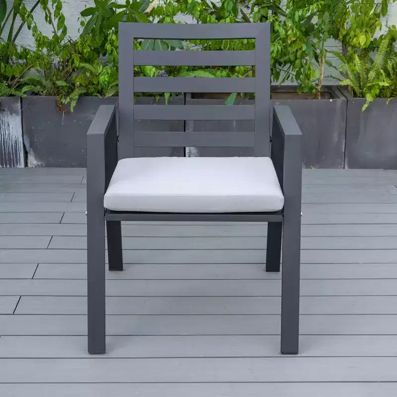 LeisureMod Chelsea Set da Pranzo da Giardino 5 Pezzi, Tavolo da Pranzo Rotondo in Alluminio da 48 pollici e 4 Sedie da Pranzo con Braccioli