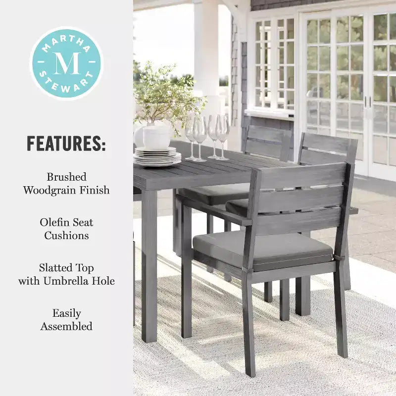 Set da patio Martha Stewart Bedford per interni ed esterni con tavolo da 62 pollici e 6 sedie da pranzo con finitura in alluminio spazzolato effetto legno e cuscino di seduta per tutte le stagioni