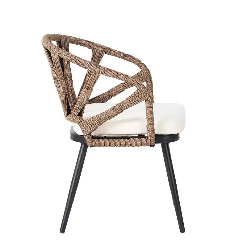 Set da esterno contemporaneo Whisen con sedie in rattan PE e tavolo in legno plastico, adatto per giardini e prati