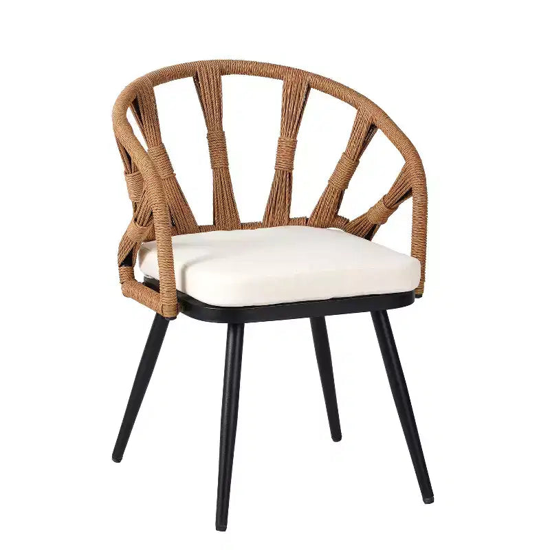 Set da esterno contemporaneo Whisen con sedie in rattan PE e tavolo in legno plastico, adatto per giardini e prati