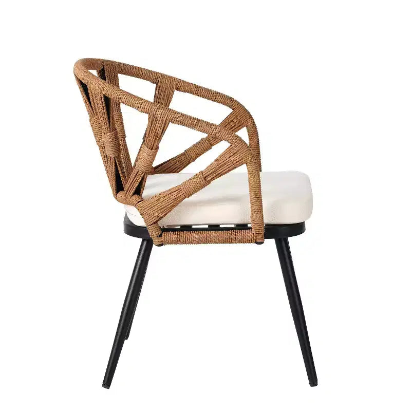Set da esterno contemporaneo Whisen con sedie in rattan PE e tavolo in legno plastico, adatto per giardini e prati