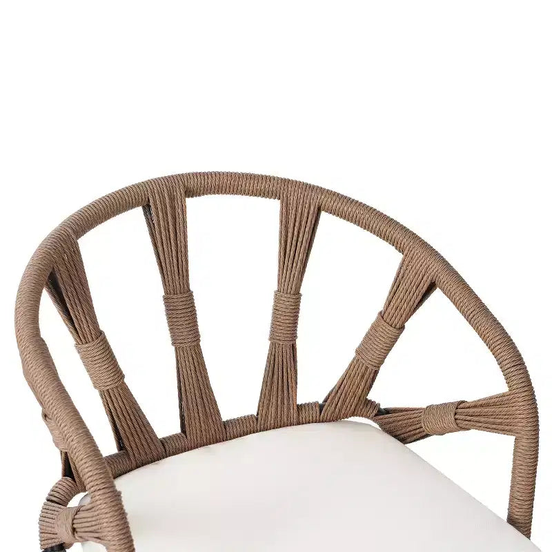 Set da esterno contemporaneo Whisen con sedie in rattan PE e tavolo in legno plastico, adatto per giardini e prati