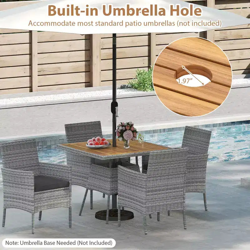 Set da pranzo da esterno Costway 5 pezzi in vimini PE con cuscini e foro per ombrellone da 5 cm