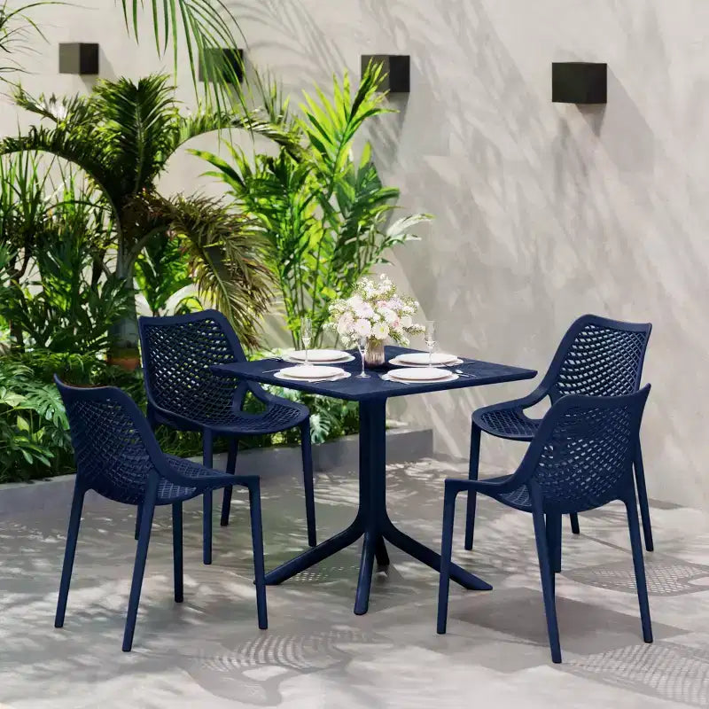 Set da pranzo da esterno moderno quadrato WestinTrends Playa 5 pezzi con sedie da esterno impilabili