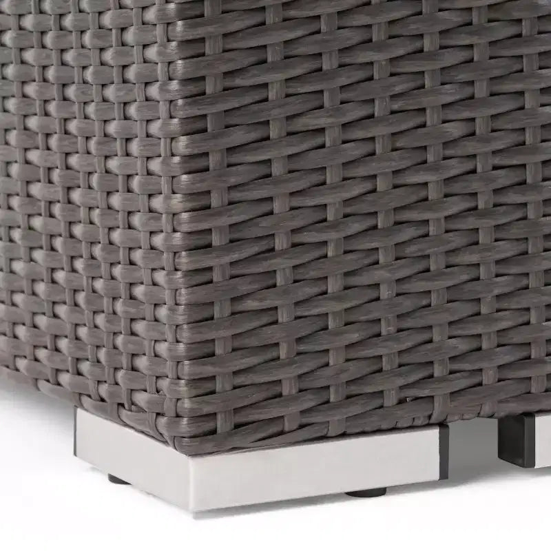 GDFStudio Avianna Salotto da pranzo in vimini per esterni a 7 posti con pouf e cuscini