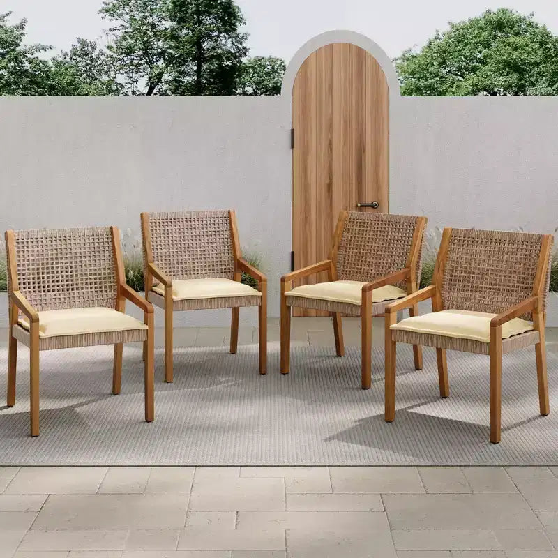 NAYSAYE Set da Pranzo per Patio, Sedie da Pranzo da Esterno in Rattan e Legno di Acacia con Cuscini, per Giardino, Marrone e Crema, 23.5*21.25*32
