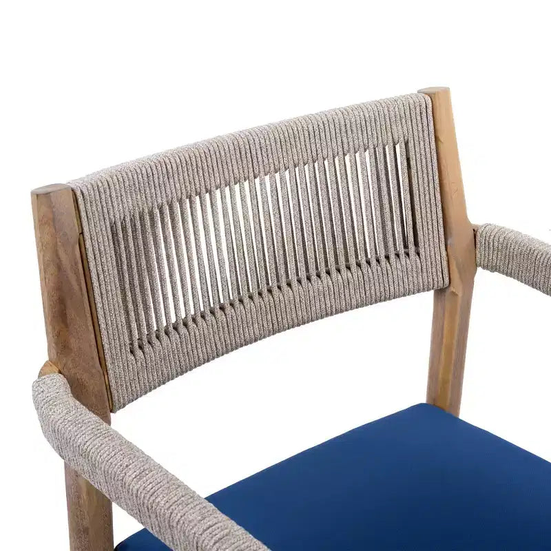 NAYSAYE Set da pranzo da patio Sedie da pranzo in legno di acacia intrecciato con cuscini e braccioli per giardino a bordo piscina, blu navy e beige, 23,25*21,5*32,25