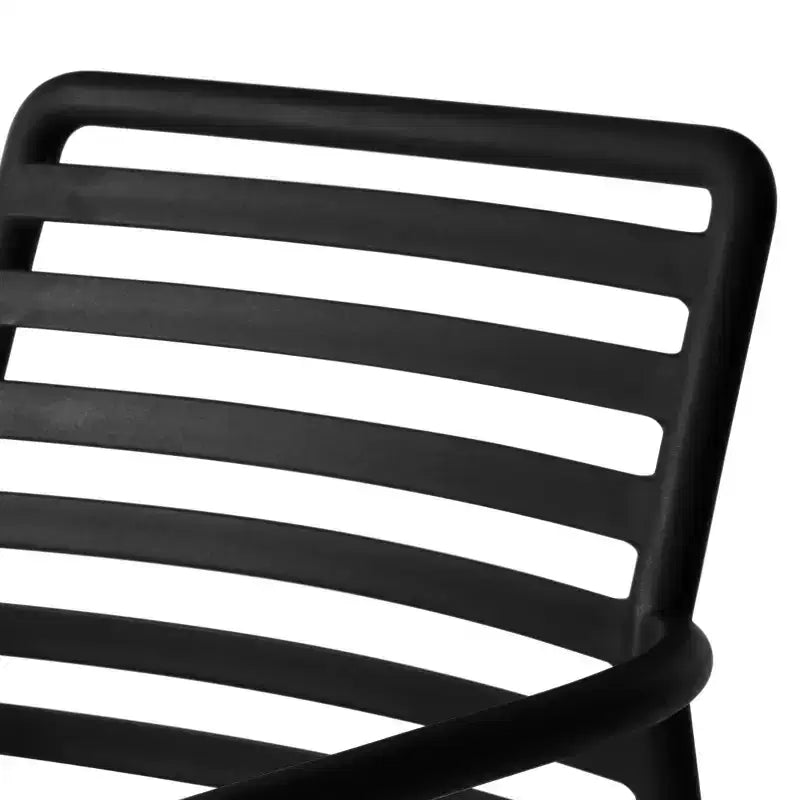WestinTrends Playa Set Tavolo da Pranzo da 5 Pezzi per Interni ed Esterni in Metallo con Sedie da Giardino Impilabili in Plastica con Braccioli