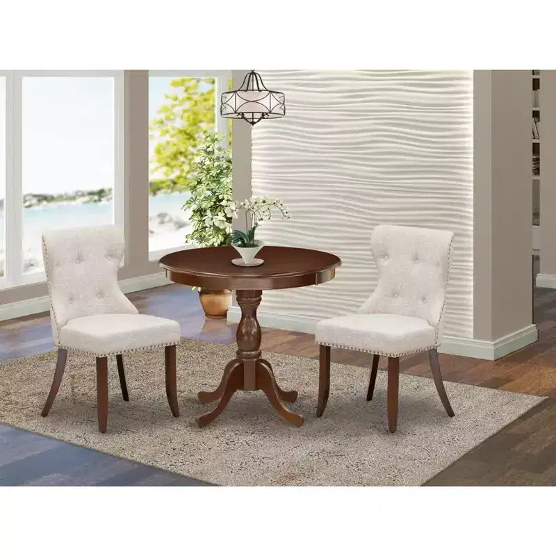 HomeStock Belmont Set da pranzo 3 pezzi 1 tavolo da cucina e 2 sedie da cucina in tessuto lino Doeskin con schienale imbottito a bottoni, borchie - Finitura mogano