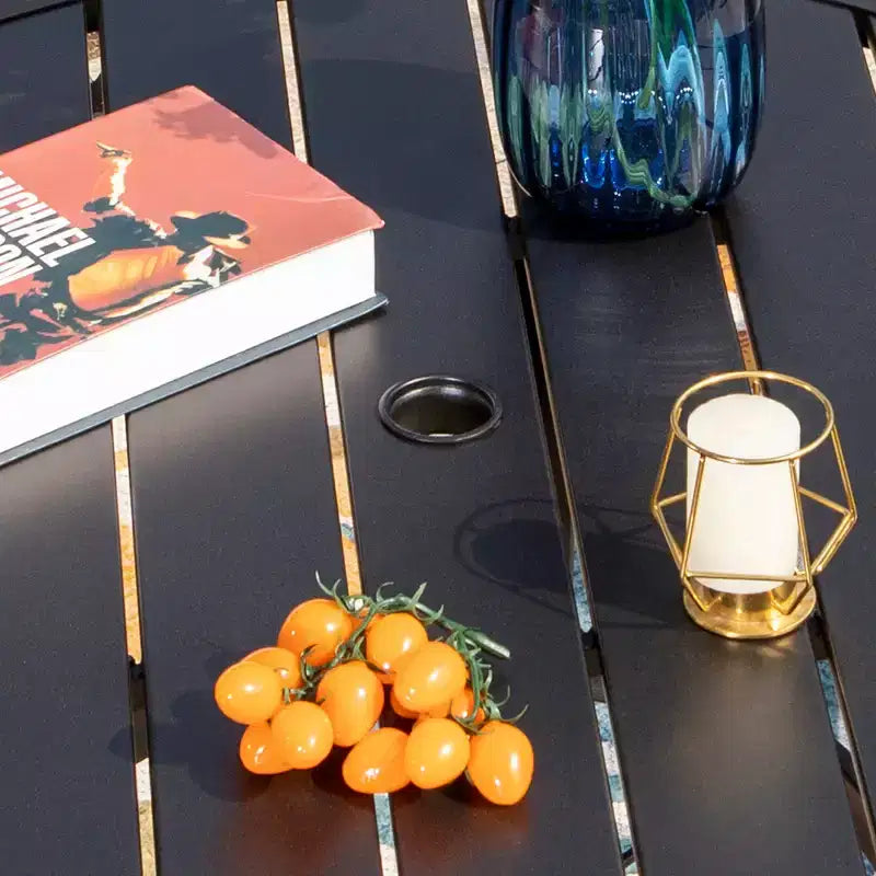 Captiva Designs Set da pranzo da 5 pezzi per esterni con tavolo rotondo in acciaio con piano a doghe nero e sedie a fionda con struttura in acciaio