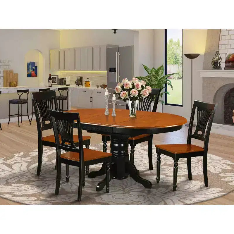 HomeStock Tavolo da pranzo ovale 5 pezzi con ripiano in legno massiccio finitura nera e ciliegio e 4 sedie