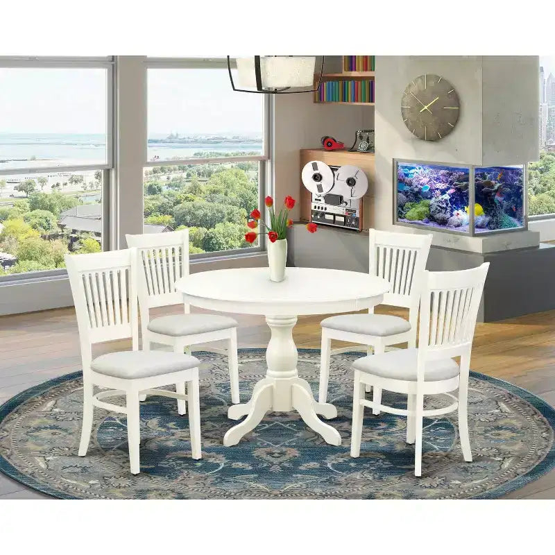 HomeStock tavolo da pranzo da 5 pezzi con piano in legno massello con finitura lino bianco e 4 sedie con schienale a doghe