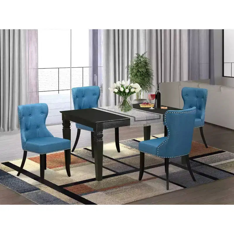 Tavolo da pranzo HomeStock a 5 pezzi, con ripiano in legno massello e finitura nera, e 4 sedie