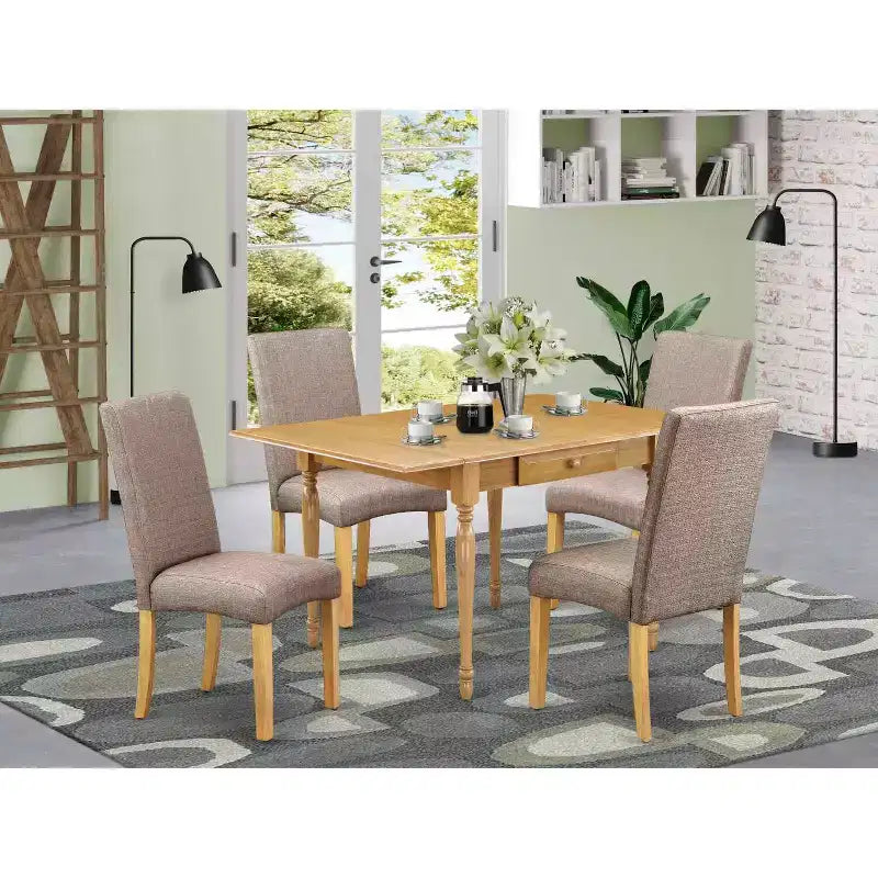 HomeStock Tavolo da pranzo a 5 pezzi con piano in legno massello con finitura quercia naturale e 4 sedie Parson con prolunga a ribalta