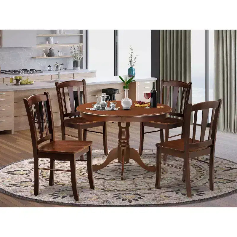 HomeStock Set da pranzo 5 pezzi: Tavolo in legno massello finitura mogano con 4 sedie con schienale a doghe