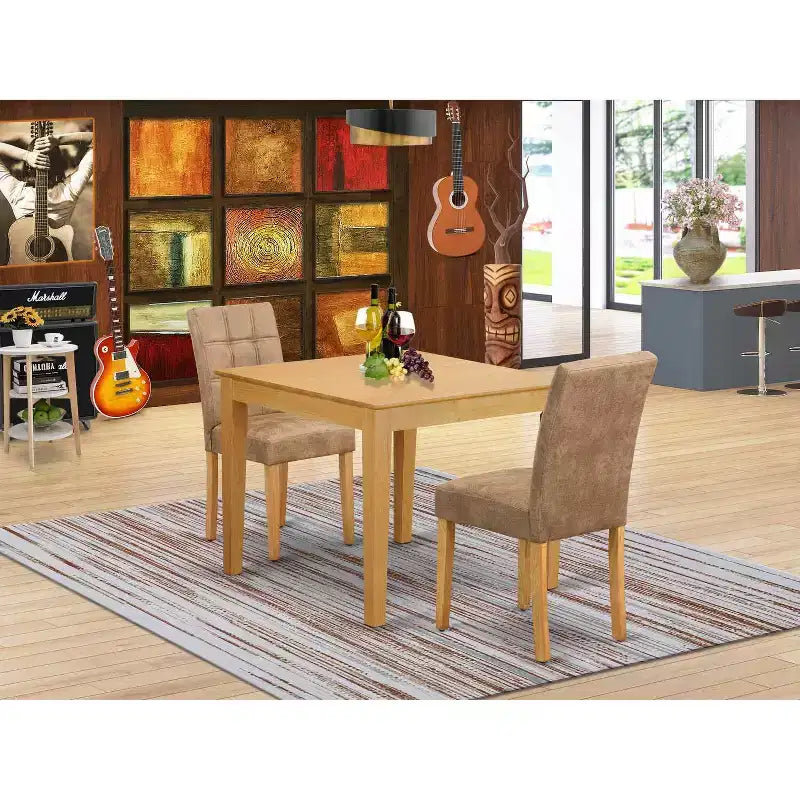 Set da pranzo HomeStock in 3 pezzi con tavolo quadrato in legno massello con finitura quercia marrone naturale - 2 posti