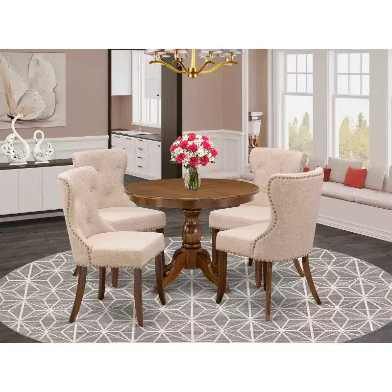HomeStock Set da pranzo in 5 pezzi con tavolo in legno massello con finitura noce antico e 4 sedie