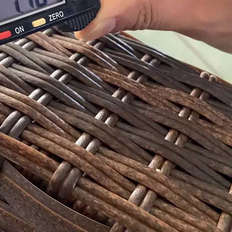 Set di mobili da patio da 5 pezzi, set di sedie e poggiapiedi da conversazione in rattan PE per tutte le stagioni con tavolo e cuscini