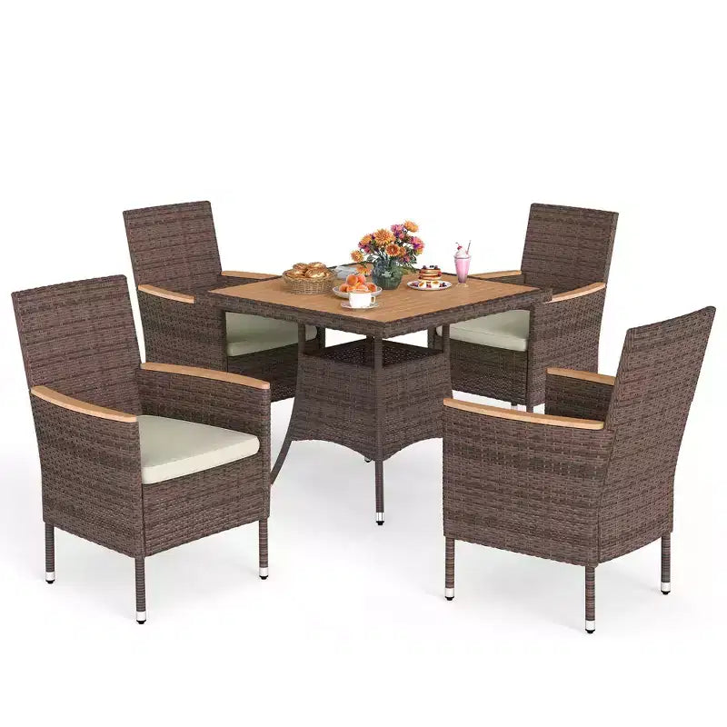 Set da pranzo da patio per 4, tavolo e sedie da esterno in rattan per tutte le stagioni con piano in legno di acacia