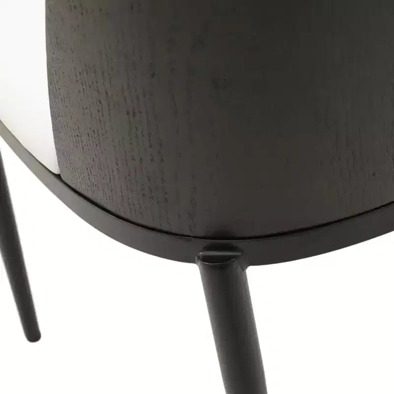 LeisureMod Tule Set da pranzo 7 pezzi con telaio in acciaio, 6 sedie da pranzo imbottite e tavolo da pranzo ovale da 71 pollici con piano in legno