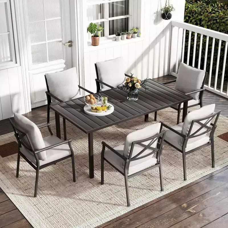 Set da pranzo per patio HAPPATIO, set tavolo e sedie da esterno, sedie in metallo verniciato a polvere con cuscini, tavolo con foro per ombrellone per terrazza, cortile, prato