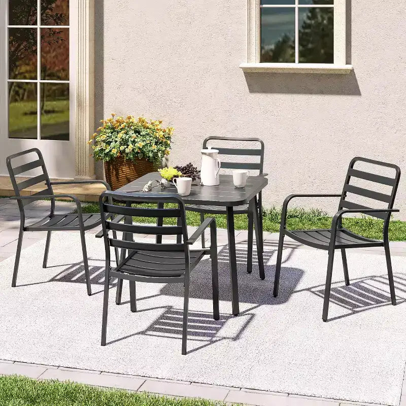 LAUSAINT HOME Set da pranzo da esterno 5 pezzi per 4 persone, tavolo quadrato in metallo nero da 35'' con foro per ombrellone da 1,5'' e 4 sedie impilabili