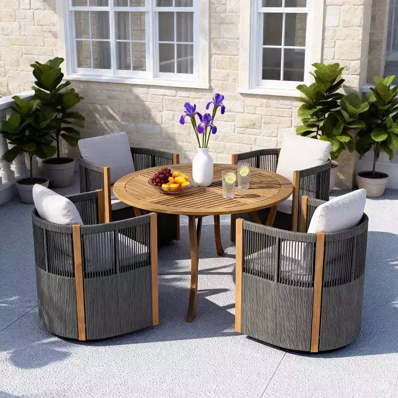 Christopher Knight Home Everett Set da pranzo moderno per patio da 5 pezzi in legno di acacia con tavolo rotondo e 4 sedie girevoli in corda
