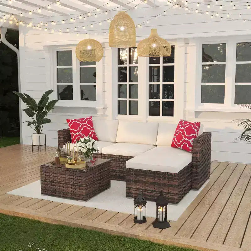 Set da 5 pezzi di mobili da giardino, Set da giardino per tutte le stagioni - Divano componibile in vimini PE con tavolo in vetro temperato, Mobili modulari da esterno per bordi piscina, Marrone