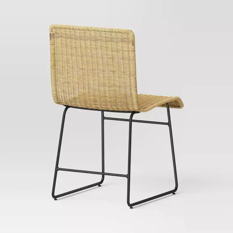 Sedia da pranzo moderna in rattan con gambe in metallo beige - ™ : Struttura nera, design effetto rattan