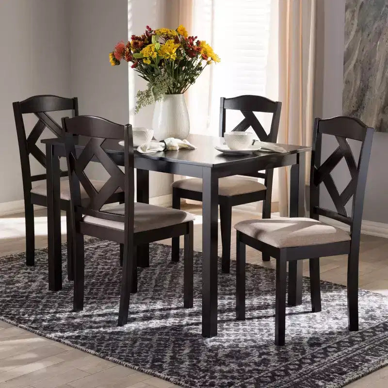 Set da pranzo moderno e contemporaneo Ruth in tessuto imbottito e rifinito, 5 pezzi, marrone scuro/beige - Baxton Studio: tavolo rettangolare, sedie in poliestere