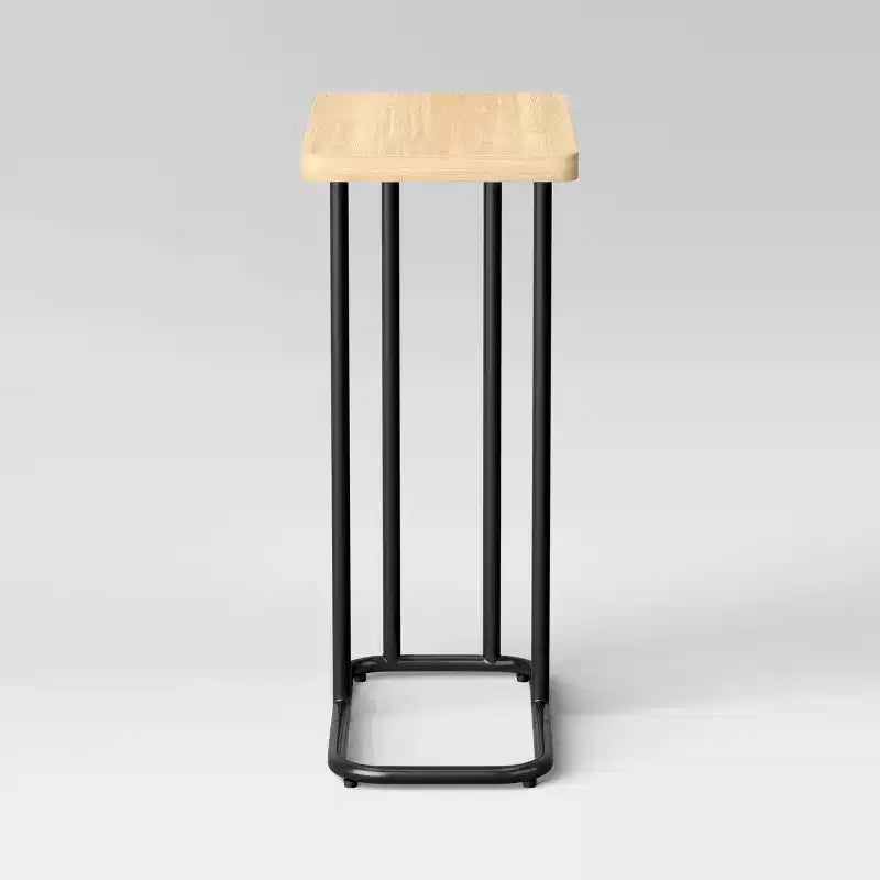 Tavolino a C con ripiano rettangolare in materiali misti legno e metallo, legno naturale - ™