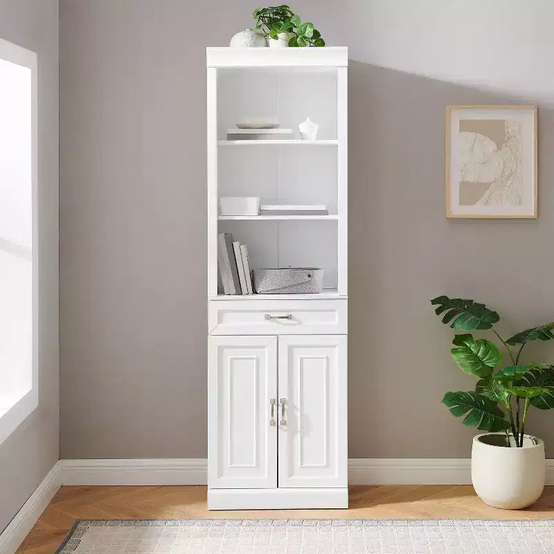 Libreria 78" Stanton Storage bianca: design tradizionale rustico, 5 ripiani regolabili, armadietto