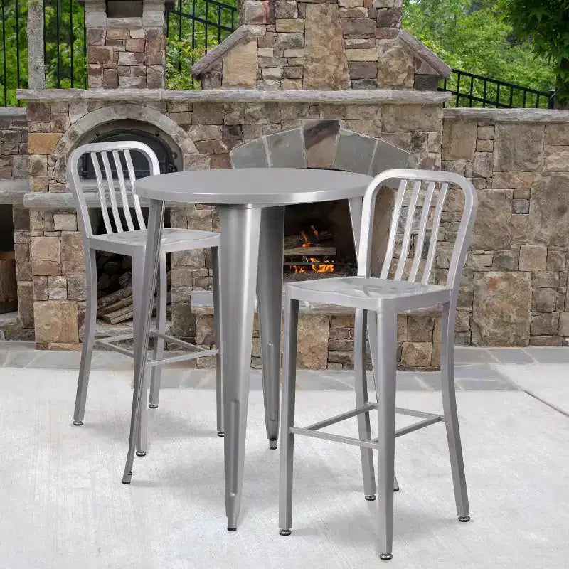 Flash Furniture Set Tavolo da Bar Rotondo in Metallo da 30 per Interni/Esterni di Grado Commerciale con 2 Sgabelli con Schienale a Doghe Verticali