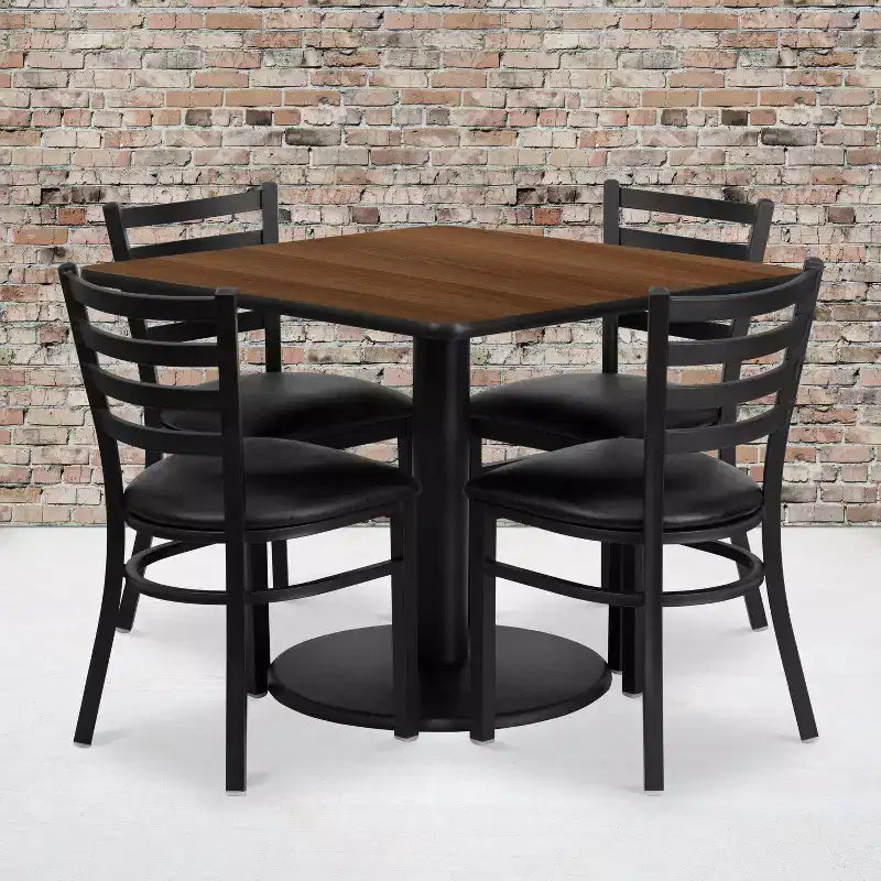 Set Tavolo Quadrato Laminato 36'' Flash Furniture con Base Rotonda e 4 Sedie in Metallo con Schienale a Scala